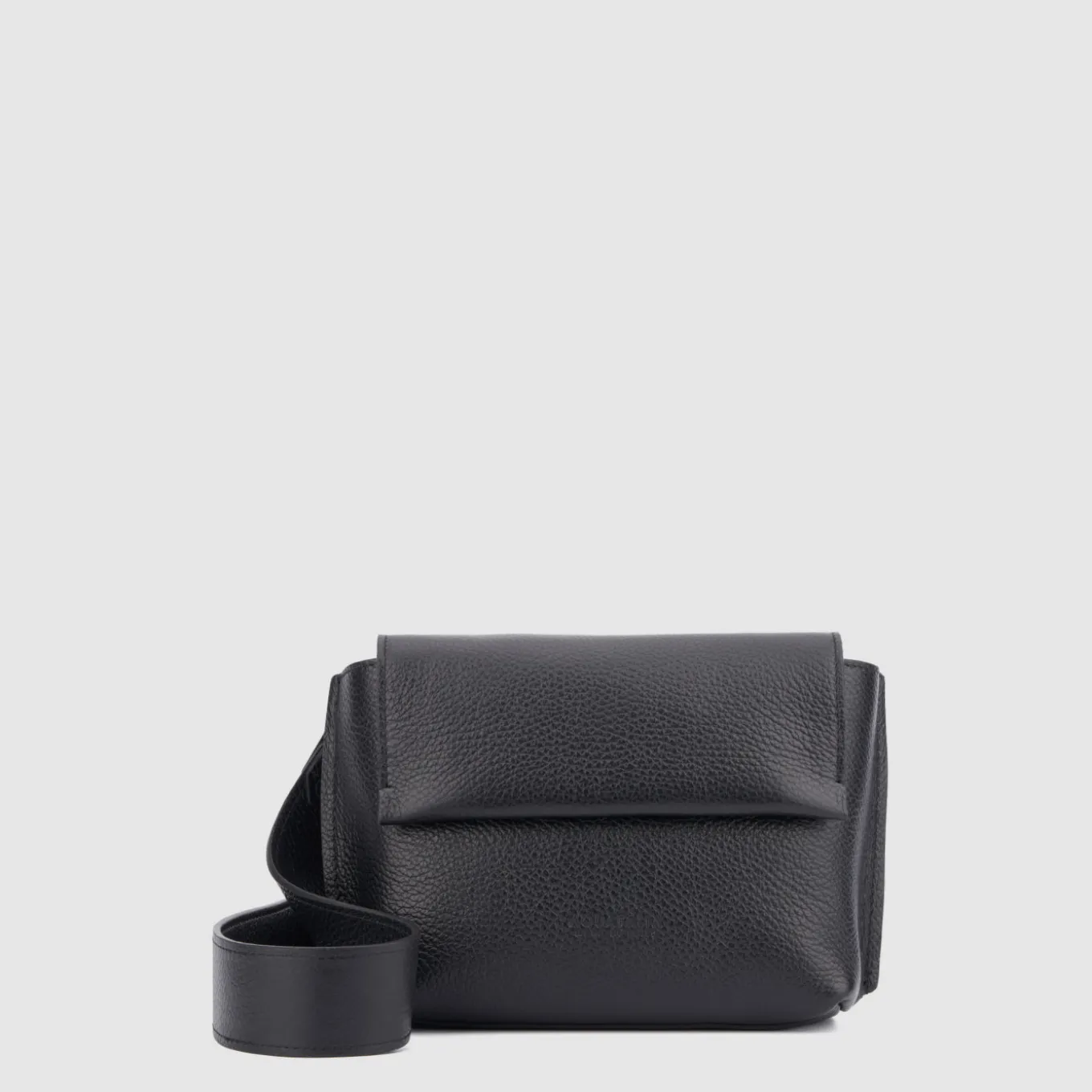 soho_crossbody_0-5.webp Online Aquatalia Soho Crossbody Black pebbled