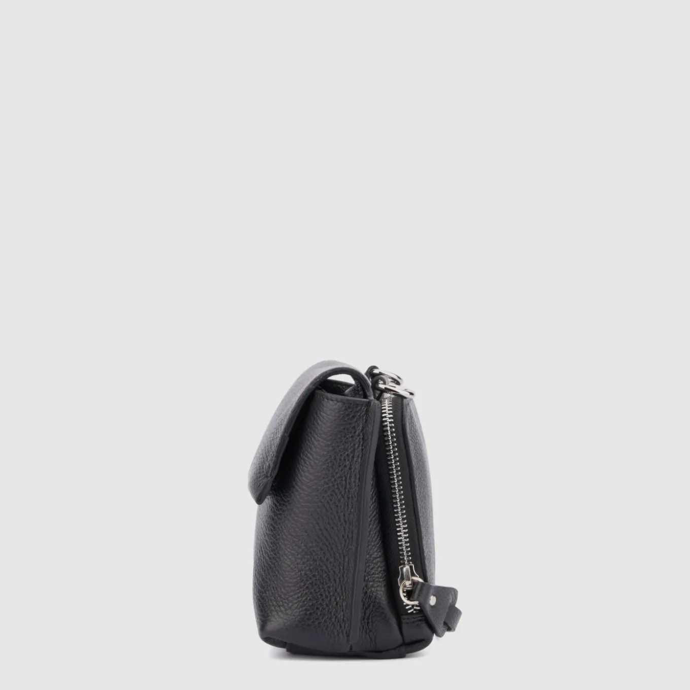 soho_crossbody_4-4.webp Online Aquatalia Soho Crossbody Black pebbled